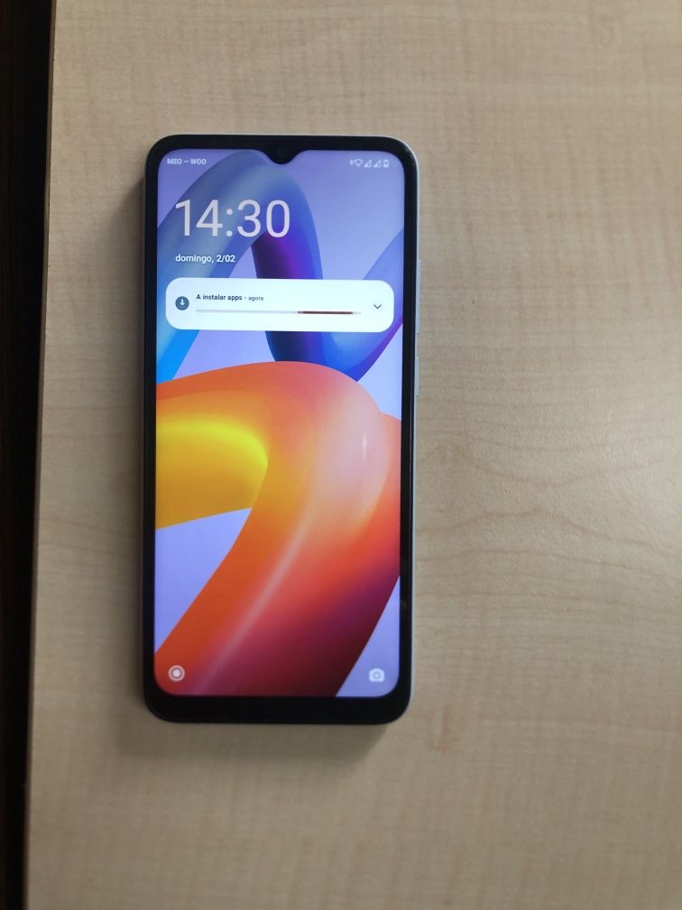 Redmi A2 com algumas marcas de uso