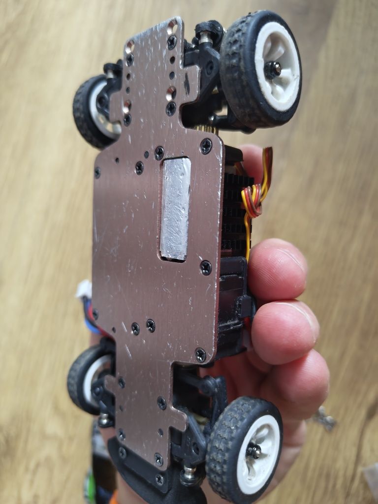 Samochód zdalnie sterowany RC do driftu k989