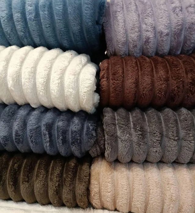 Плед-покривало шарпей 4 см. Mallory Home та Koloco.