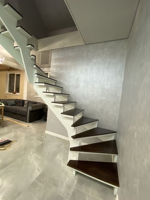 Сходи з дерева, на замовлення