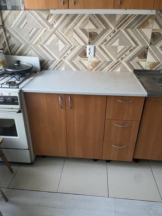 Продам кухоную мебель( кухню)