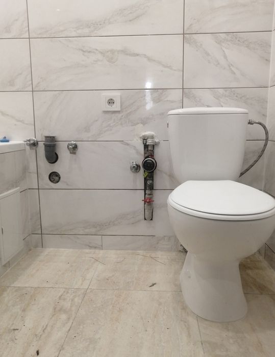 Сантехнік. Працюємо швидко, обережно і якісно!)