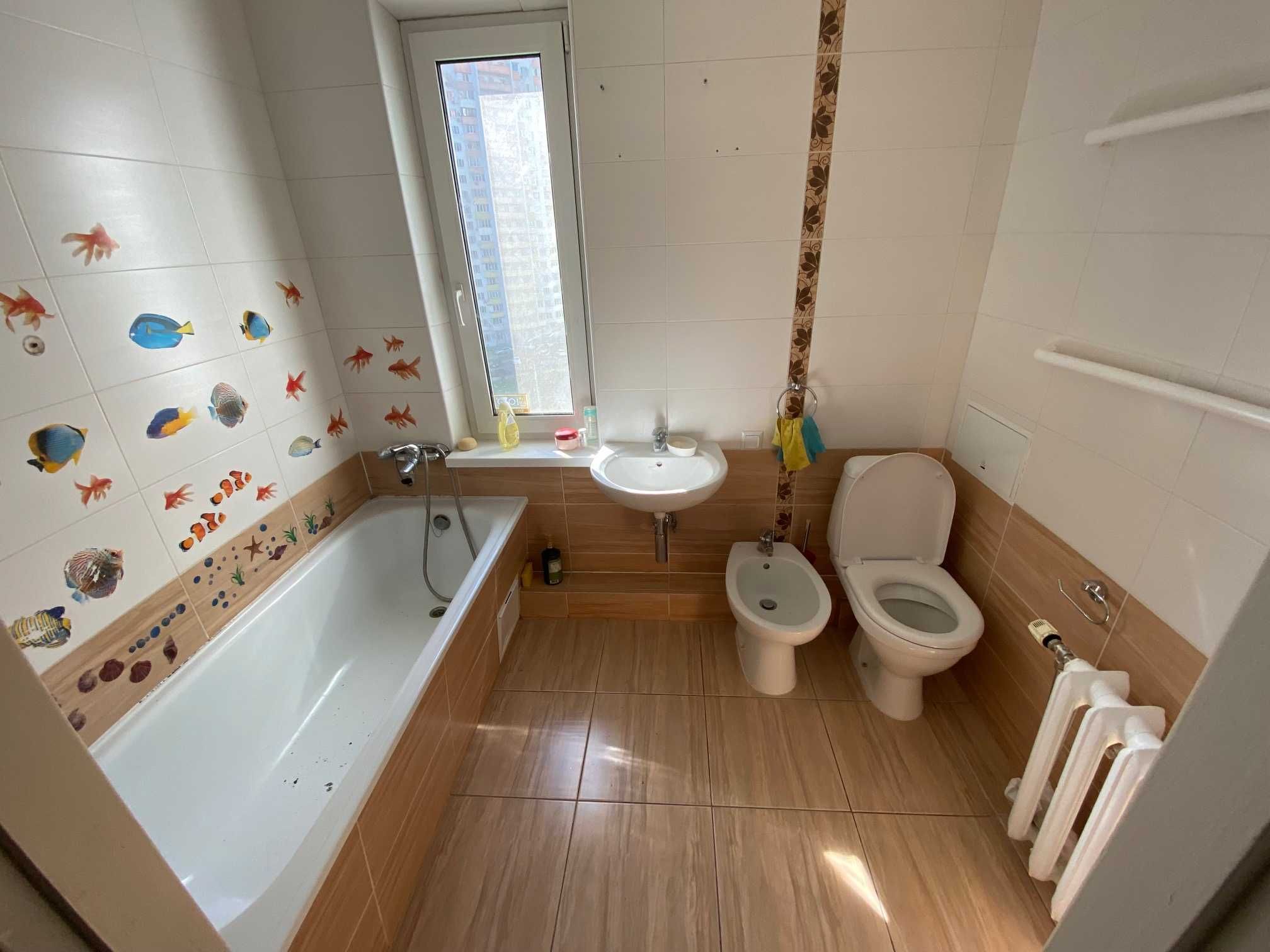 Продаж 2-к квартири 73,3 м2. м.Київ, вул.Драгоманова, 1-Б.   85000$