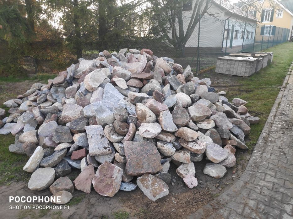 Kamień łupany polny bity ozdobny ciosany granit mury ścieżki elewacje