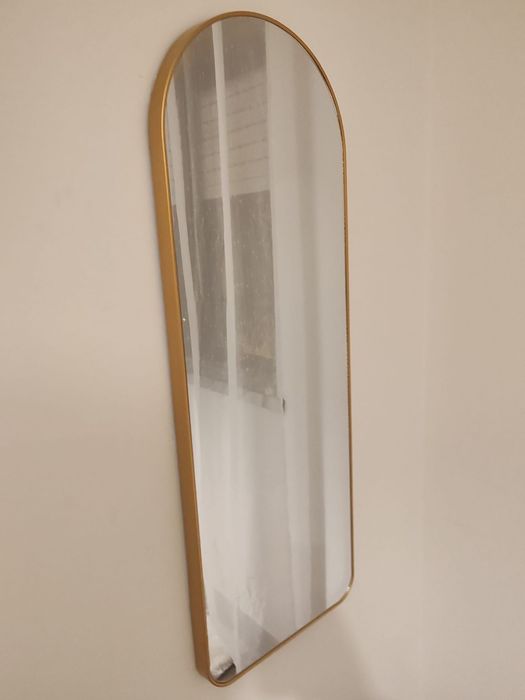 Espelho de parede dourado