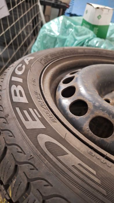 Opony zimowe 2024 rok z felgami 205/55R16 Dębica FrigoHp2