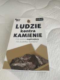 Gra ludzie kontra kamienie