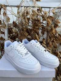 Nike Air Force Pure White Trwała moda 38 jardów