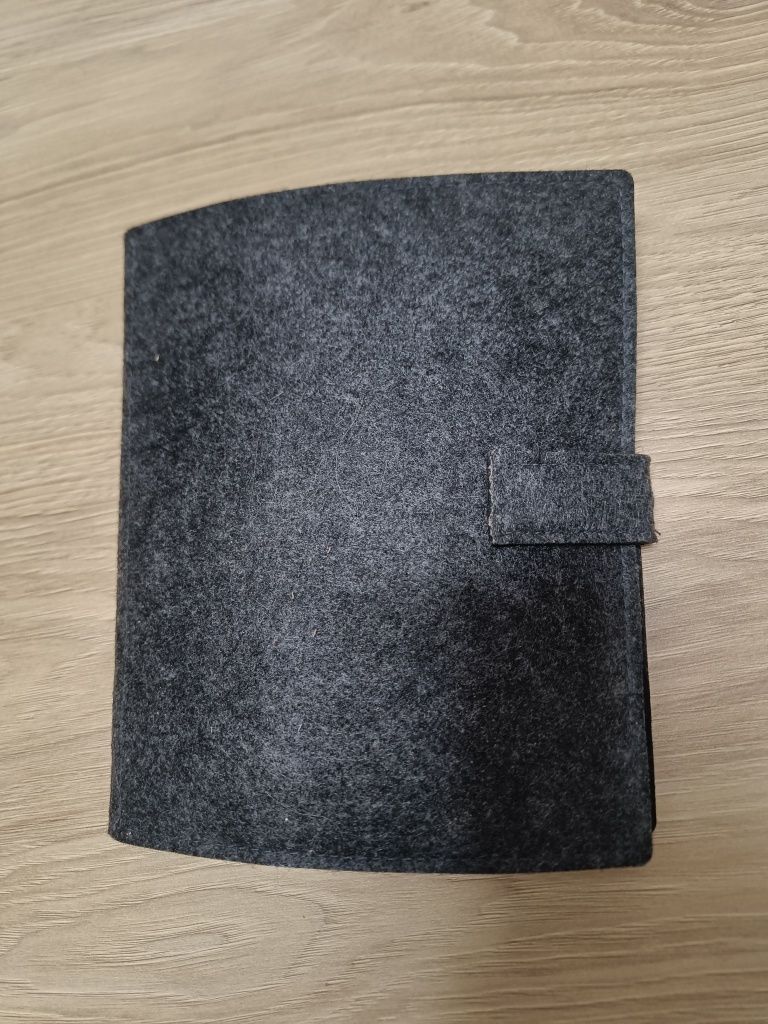 Zestaw 13 pędzli do makijażu Zoreya w filcowym etui
