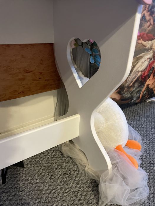 Туалетний столик рожевий