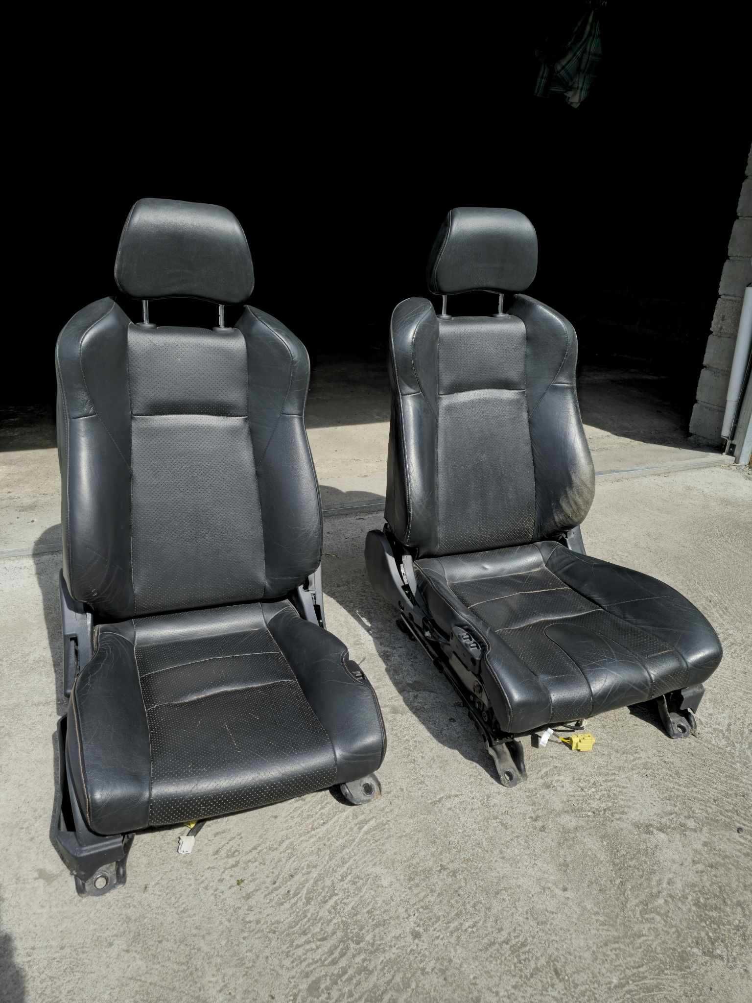 Fotele Nissan 350z skóra podgrzewane, regulowane, poduszki powietrzne