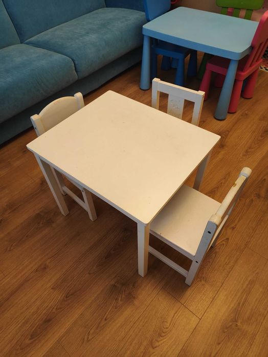 IKEA LÄTT – stolik dziecięcy + 3 krzesła