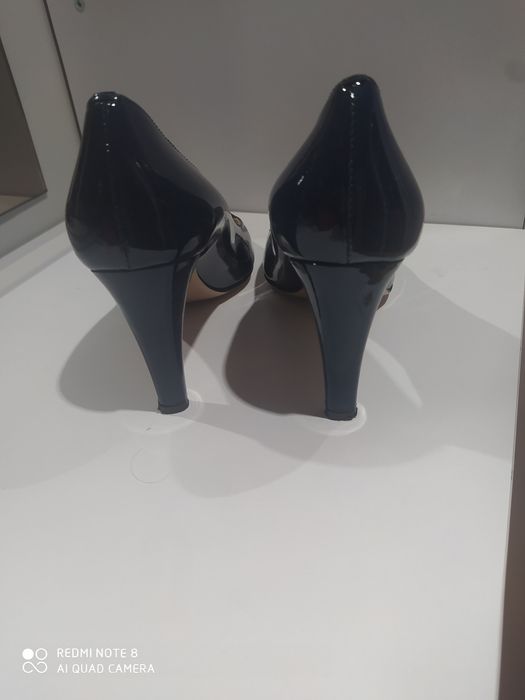 Pantofle damskie firmy Gino Rossi rozmiar 38 granatowe