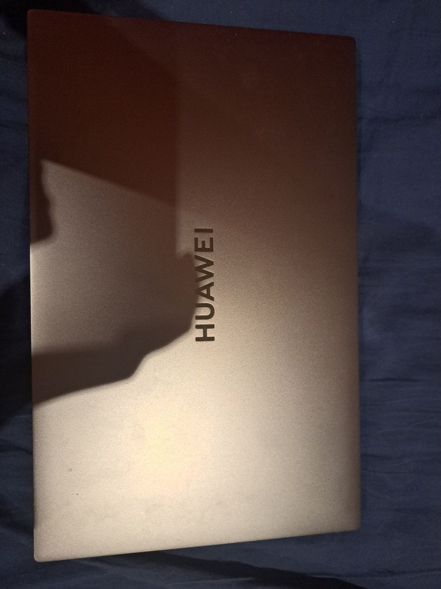 Huawei matebook D16