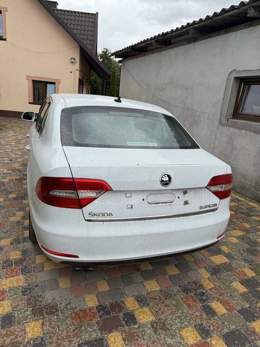 Кришка багажника Skoda Superb 2 2015 LS9R комплектна рестайлінг