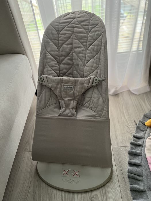 Bujaczek babybjorn szary