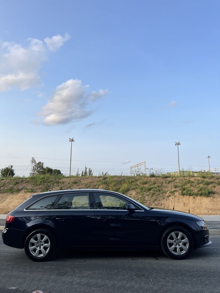 Продам audi a4 b8 !