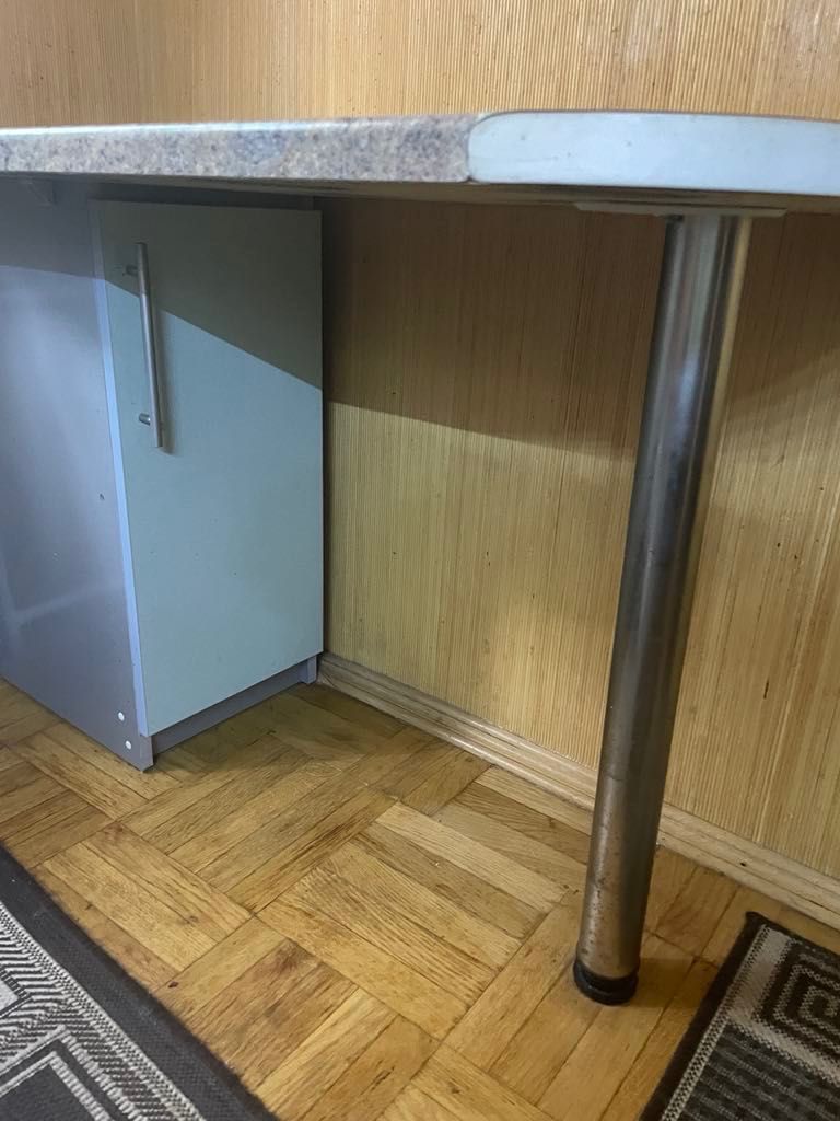 Вбудовані меблі для кухні , газова плита, мийка, витяжка