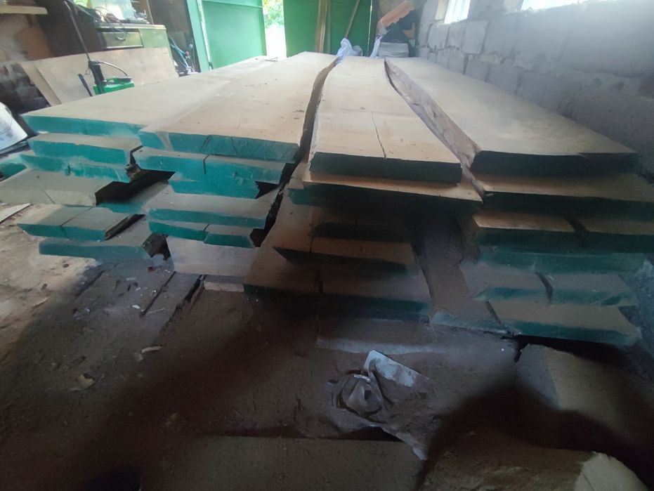 Дошка дубова необрізна суха