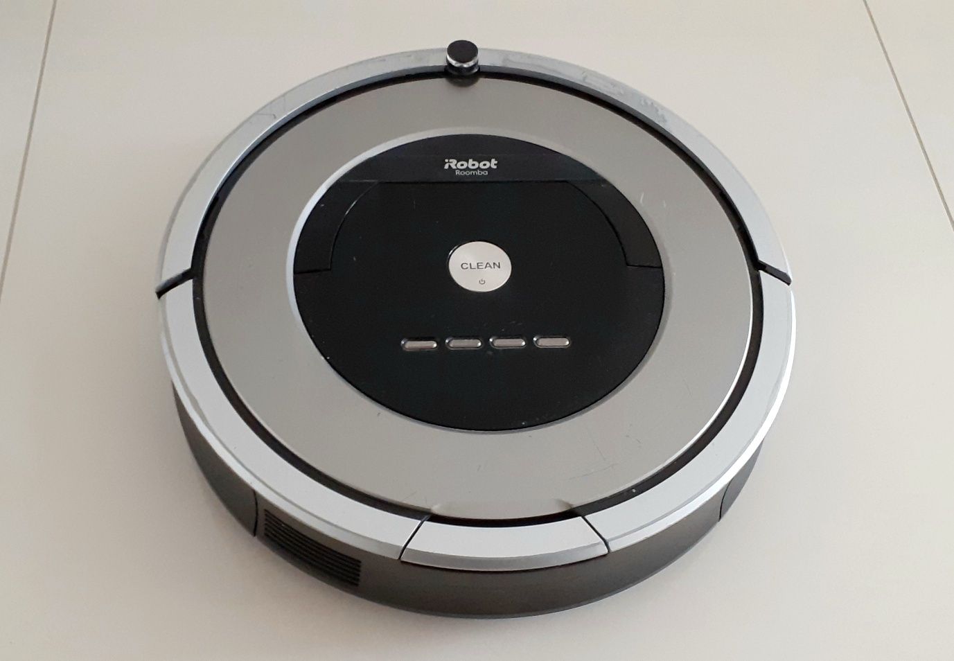 iRobot Roomba 886 z latarnią