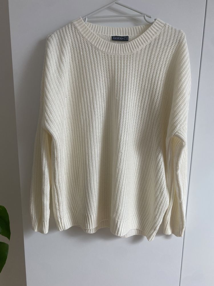 biały sweter 40