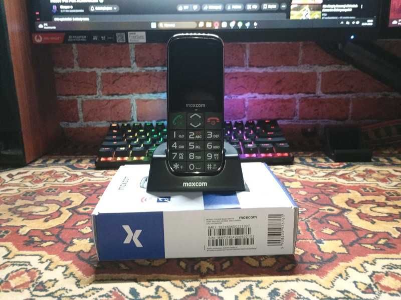 Telefon MaxCom MM 724
