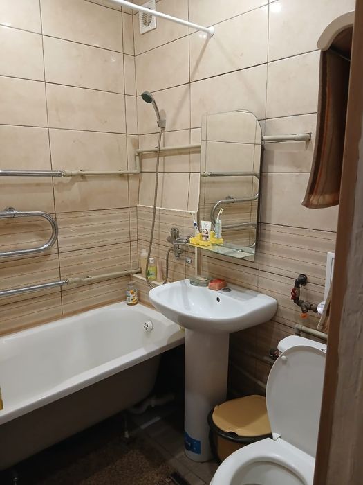 Продам 2-х кімнатну квартиру