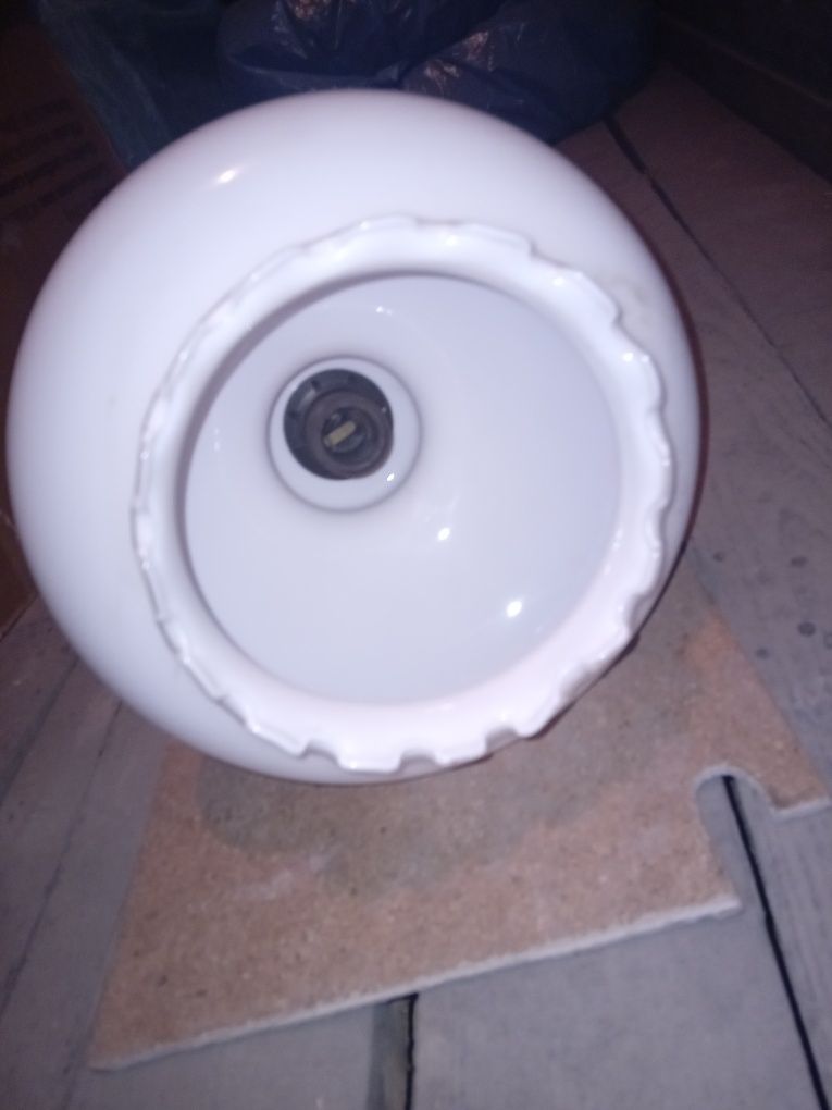 Porcelanowy żyrandol z motywem kwiatowym PRL