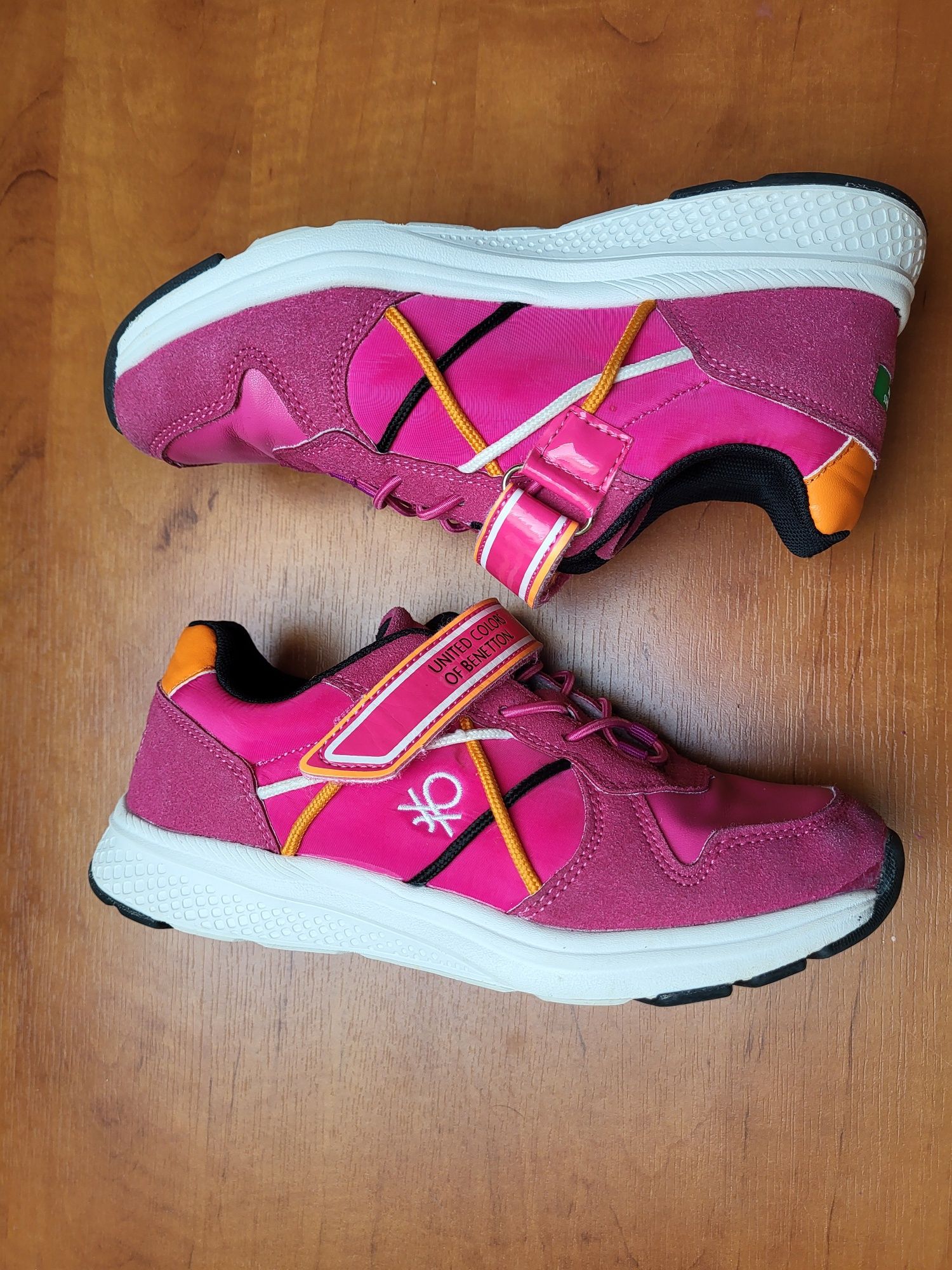 lekkie buty sportowe na rzepy, adidasy dziewczęce Benetton 34