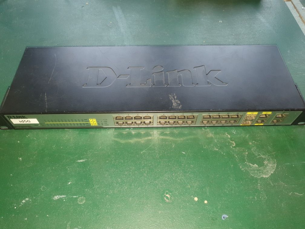 ПРОДАМ управляемый коммутатор (свитч) D-Link DES-1228 A1G