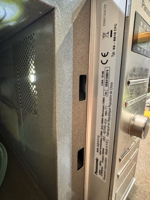 Kuchenka mikrofalowa z grillem