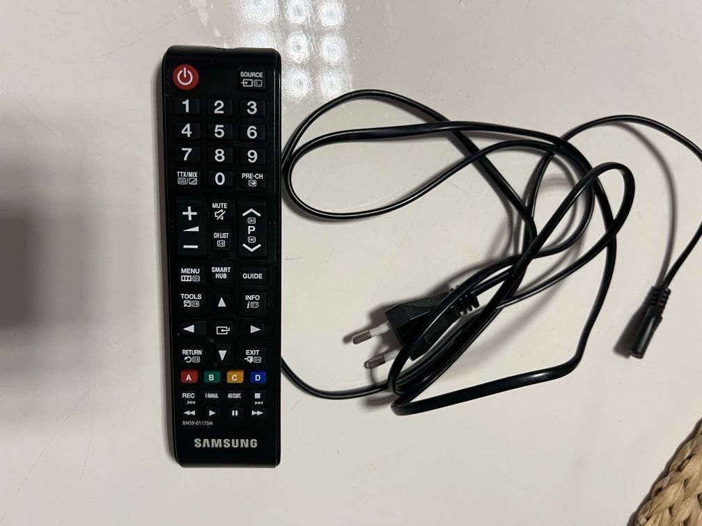 Monitor 24 cale Full HD Samsung  z funkcją telewizji