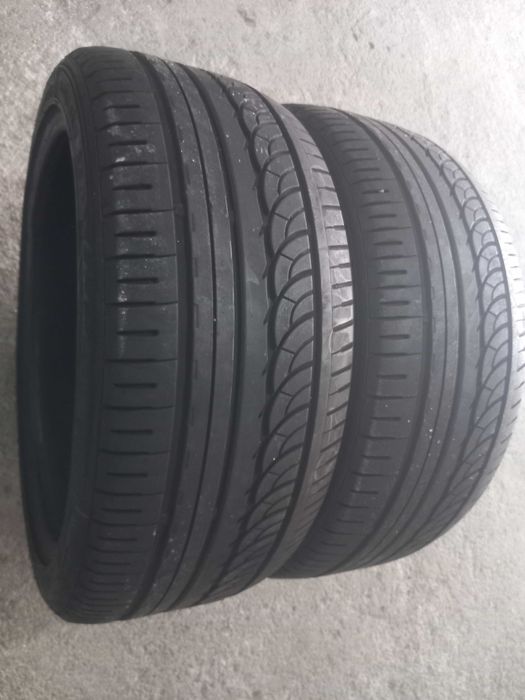 2 Pneus 265/40R20 como novos
