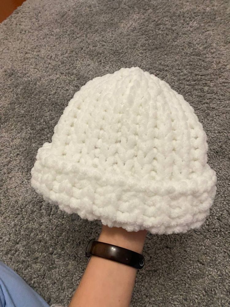 Шапка з пряжі alize puffi