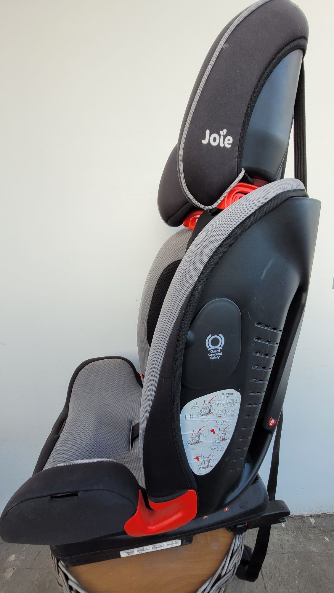 Fotelik samochodowy JOIE BOLD 9-36kg