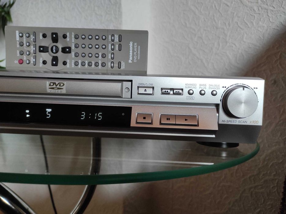 Odtwarzacz DVD Panasonic DVD-RV31 + pilot