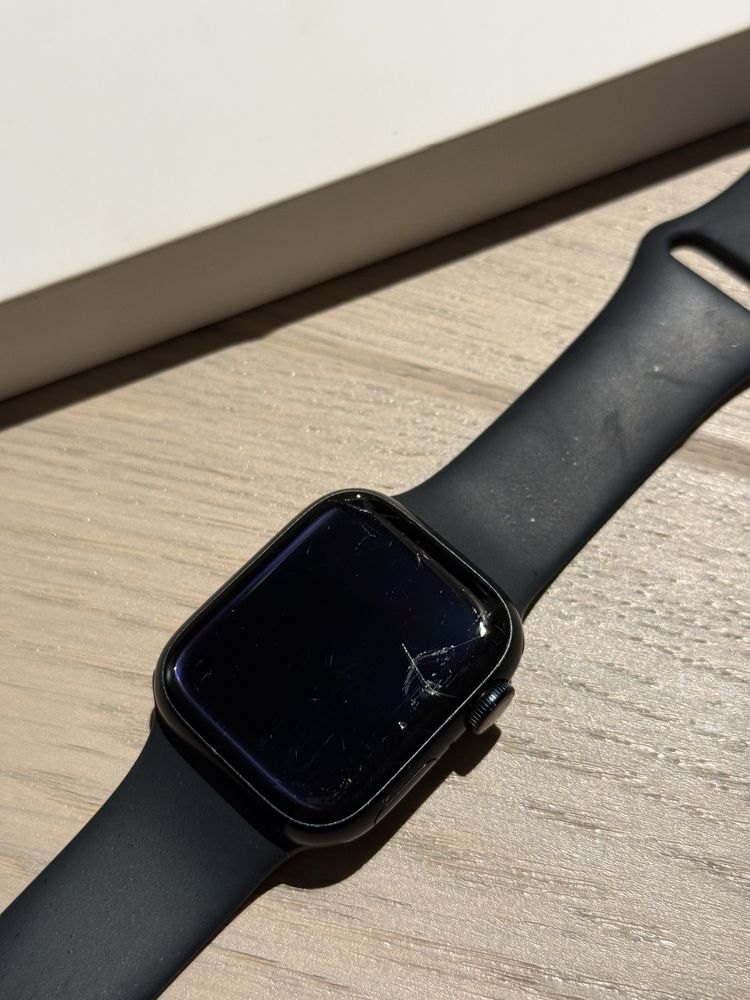 Apple Watch Series 8 (GPS + Cellular) 41mm aluminium midnight case