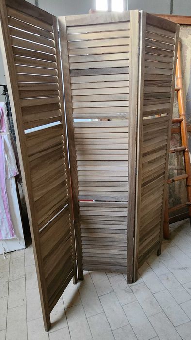 Biombo três secções.