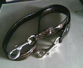 два карабина  из натуральной кожи для прикрепления к сумкам