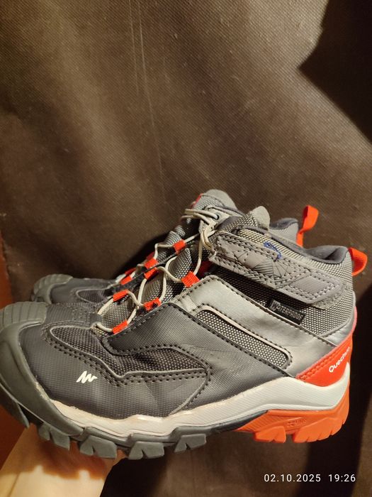 Продам срочно ботинки