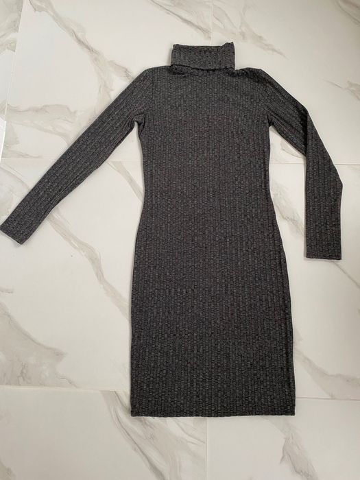 Плаття платье в рубчик футляр під горло гольф сукня міді миди