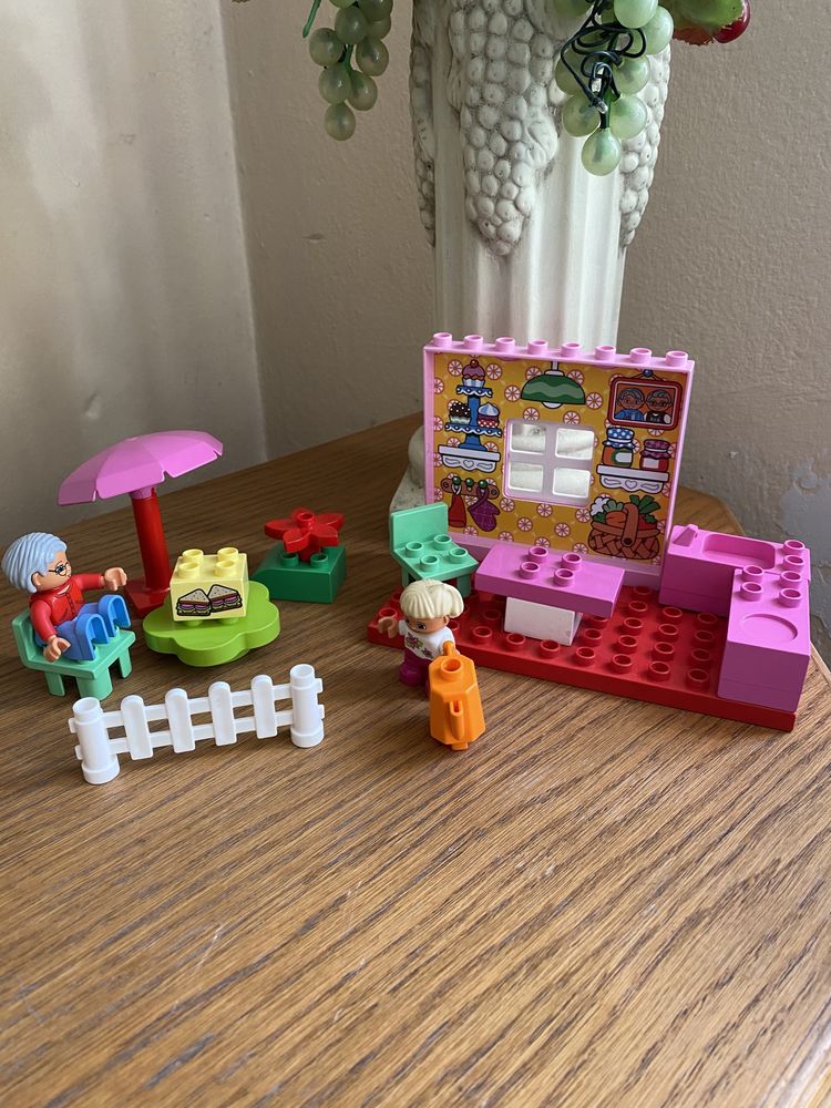 Klocki Lego duplo domek śniadanie u Babci parasol ściana