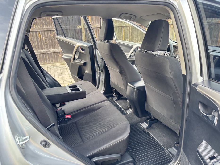 Продам Toyota Rav4(oficial)