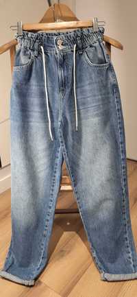 Piękne spodnie jeansowe Bershka rozm. XS