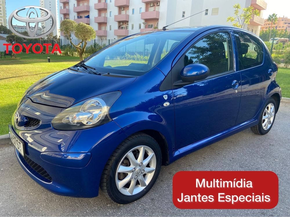 Toyota Aygo • 123 mil km • Multimidia • Jantes Especiais • AC