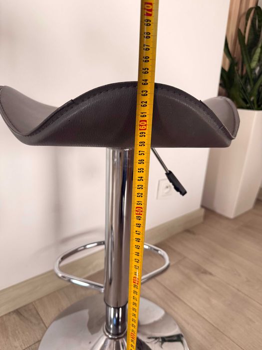 Hokery szaro srebrne z regulacją.