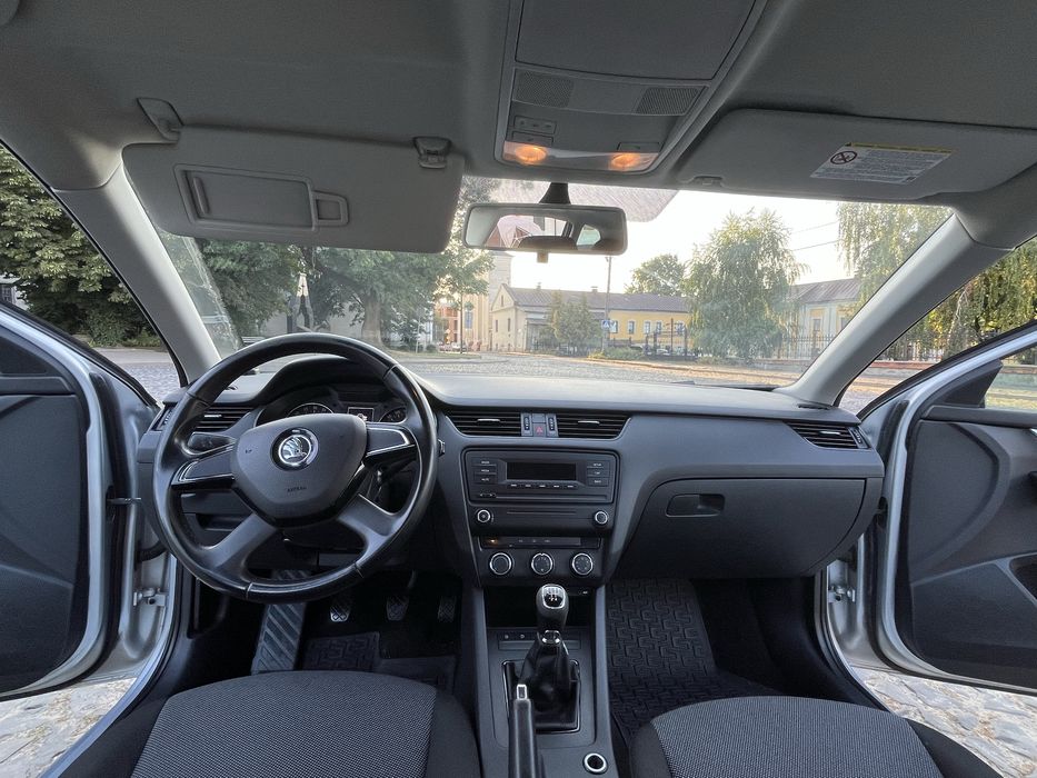 Автомобіль Skoda Octavia 2014 1.6 tdi універсал Шкода Октавія Дизель