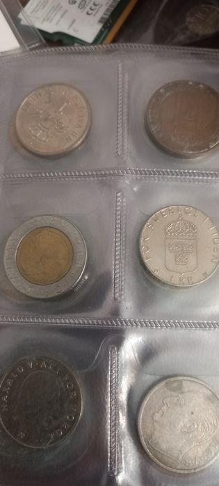 Klaser z monetami mix że świata