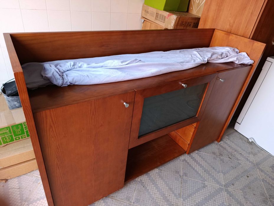 Aparador em cerejeira - bom esrado