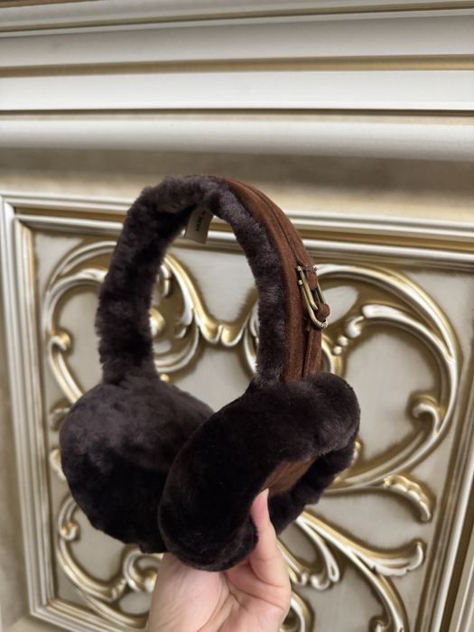 Натуральні навушники з овчини UGG